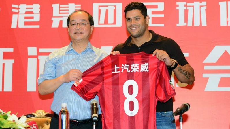 20160711-the-18-image-hulk-holding-jersey-china-798x450