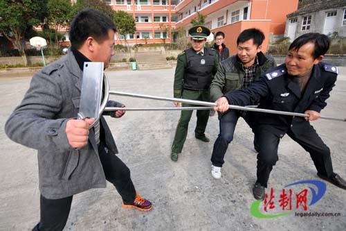 china-police-attacker-device_0