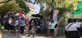 នគរបាលខណ្ឌមានជ័យ​ ឆ្មក់បង្ក្រាបក្រុមអ្នកញៀនល្បែងបញ្ជល់មាន់ខុសច្បាប់​ ឃាត់ខ្លួនមនុស្សជាច្រេីននាក់​ និងដកហូតម៉ូតូ៥គ្រឿង