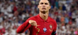 ខ្សែប្រយុទ្ធព័រទុយហ្គាល់ Cristiano Ronaldo ឈានដល់ការបង្ហាញខ្លួនក្នុងប្រវត្តិសាស្ត្របាល់ទាត់អន្តរជាតិច្រើនជាងគេ