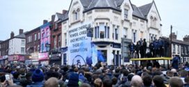 អ្នកគាំទ្រ Everton ប្រមូលផ្តុំតវ៉ាប្រឆាំងនឹង Premier League ជុំវិញការកាត់ពិន្ទុ