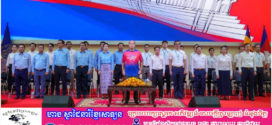 លោក​ ហ៊ុន​ ម៉ានី​៖​ ថ្ងៃនេះ ខ្ញុំឈរនៅទីនេះ ពាក់អាវ «មោទនភាពជាតិខ្មែរ» ដែលរំឮកដល់ព្រឹត្តិការណ៍ ដំណើរថ្មើរជើងដើម្បីបង្ហាញការរួបរួមគ្នាជាធ្លុងមួយបង្ហាញគាំទ្រដល់រាជរដ្ឋាភិបាល និងកងកម្លាំងនៅជួរមុខរបស់យើង (Solidarity March)