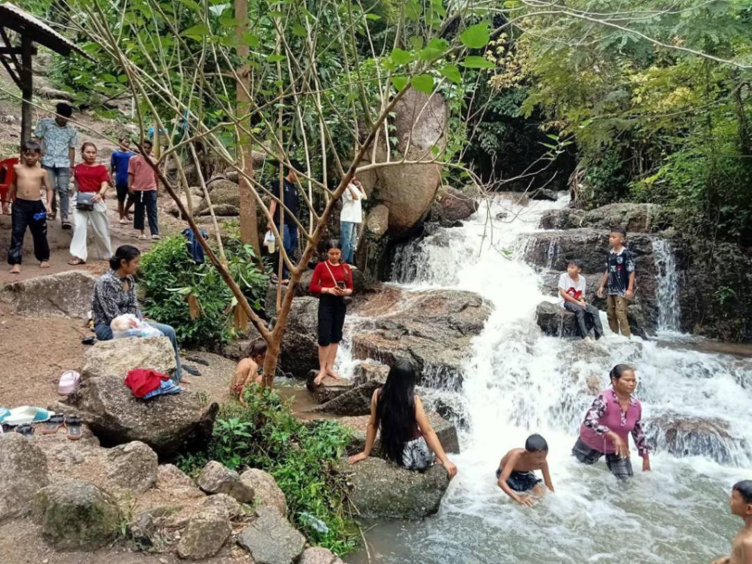 ប្រាសាទខេត្តតាកែវ