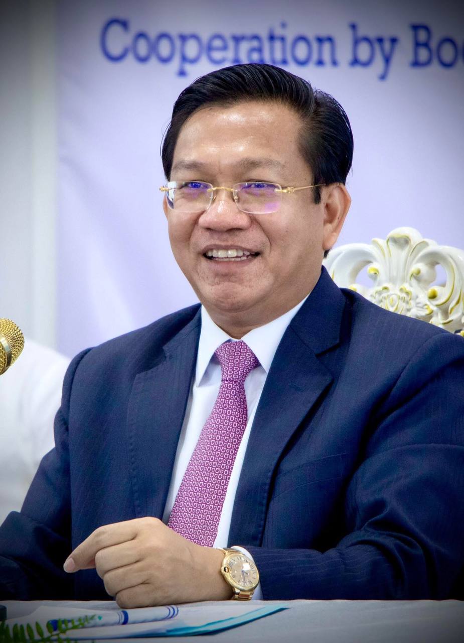 លោក ហ៊ុយ វណ្ណៈ