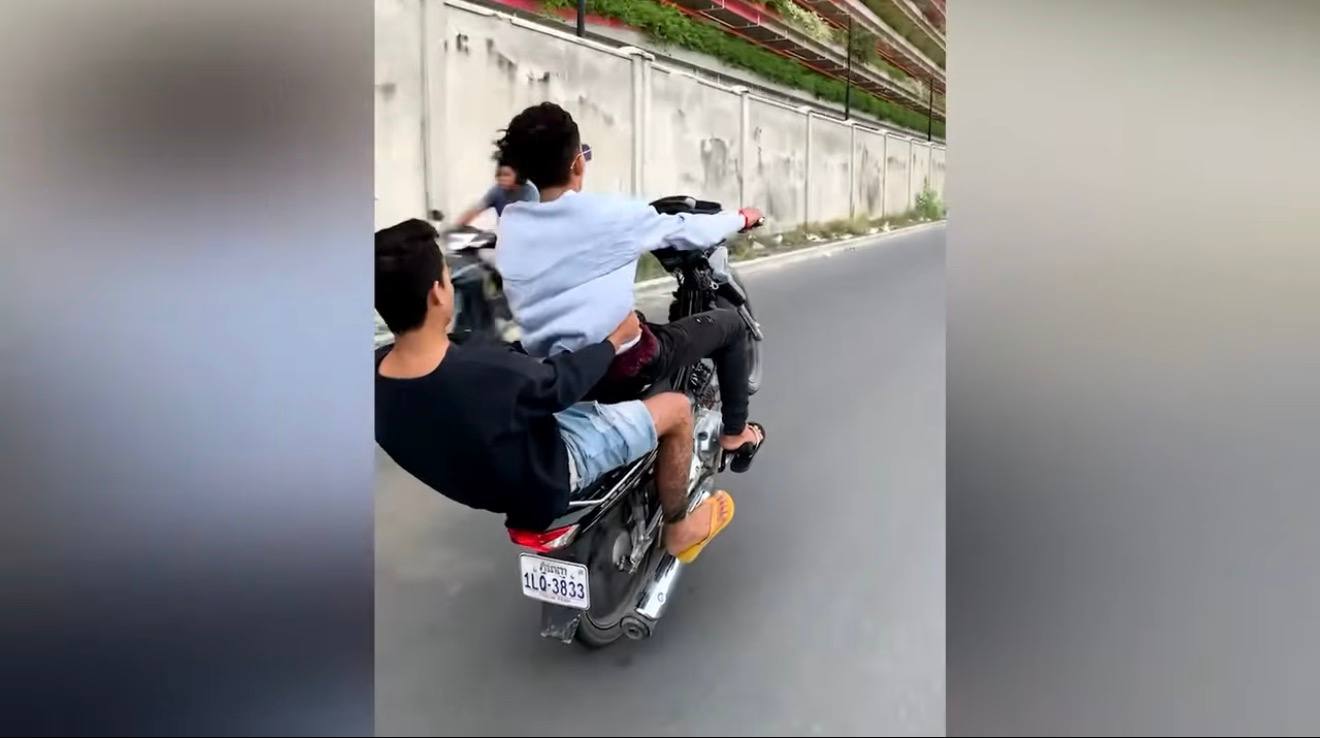 ម៉ូតូដែលត្រូវបានឃាត់