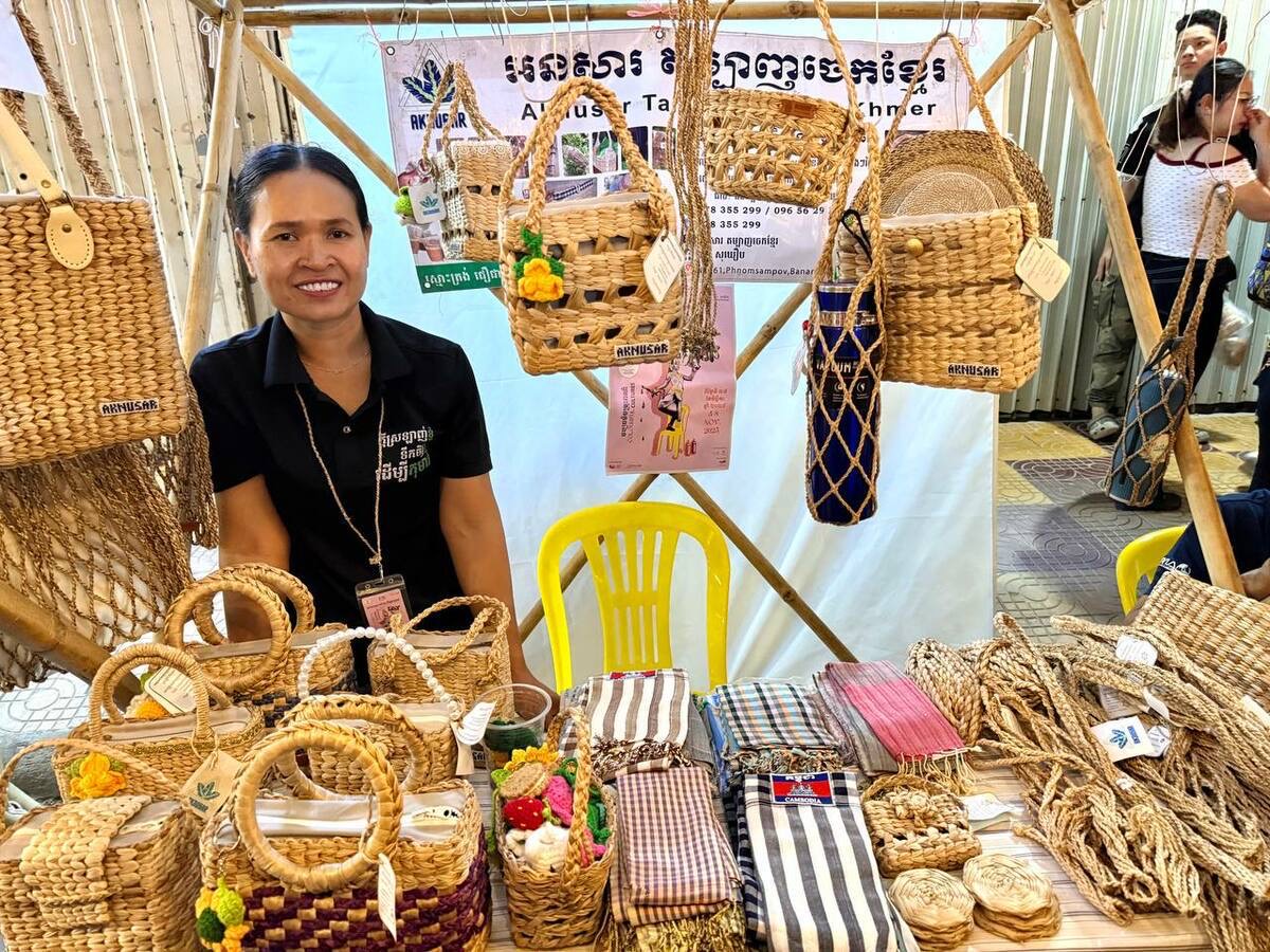 ទេសភាពបុណ្យអុំទូកបាត់ដំបង