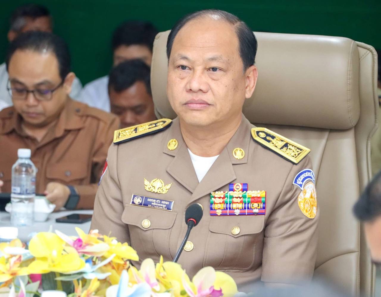 អ្នកចូលរួមកិច្ចប្រជុំ