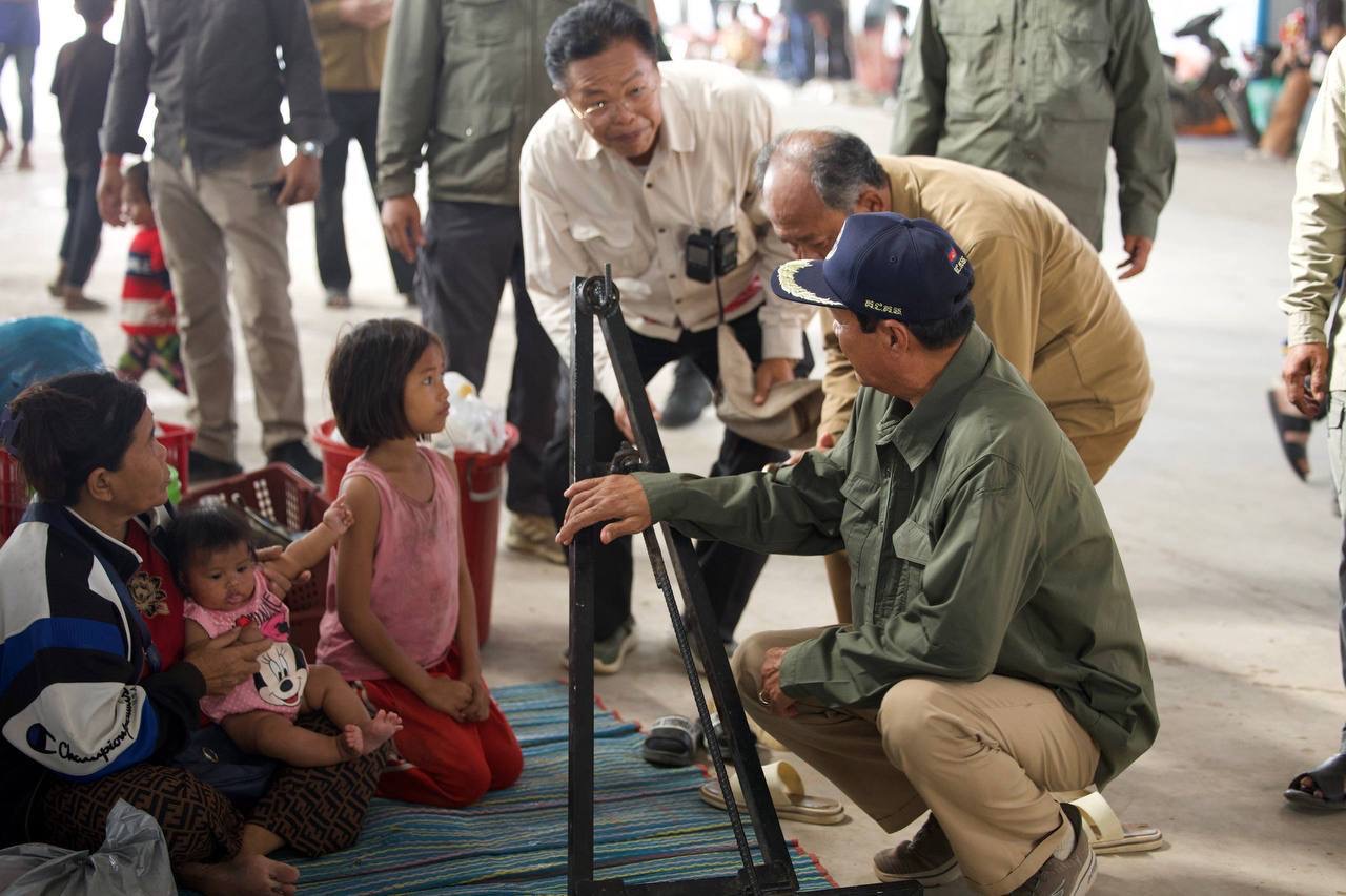 ការដឹកនាំរបស់រាជរដ្ឋាភិបាល