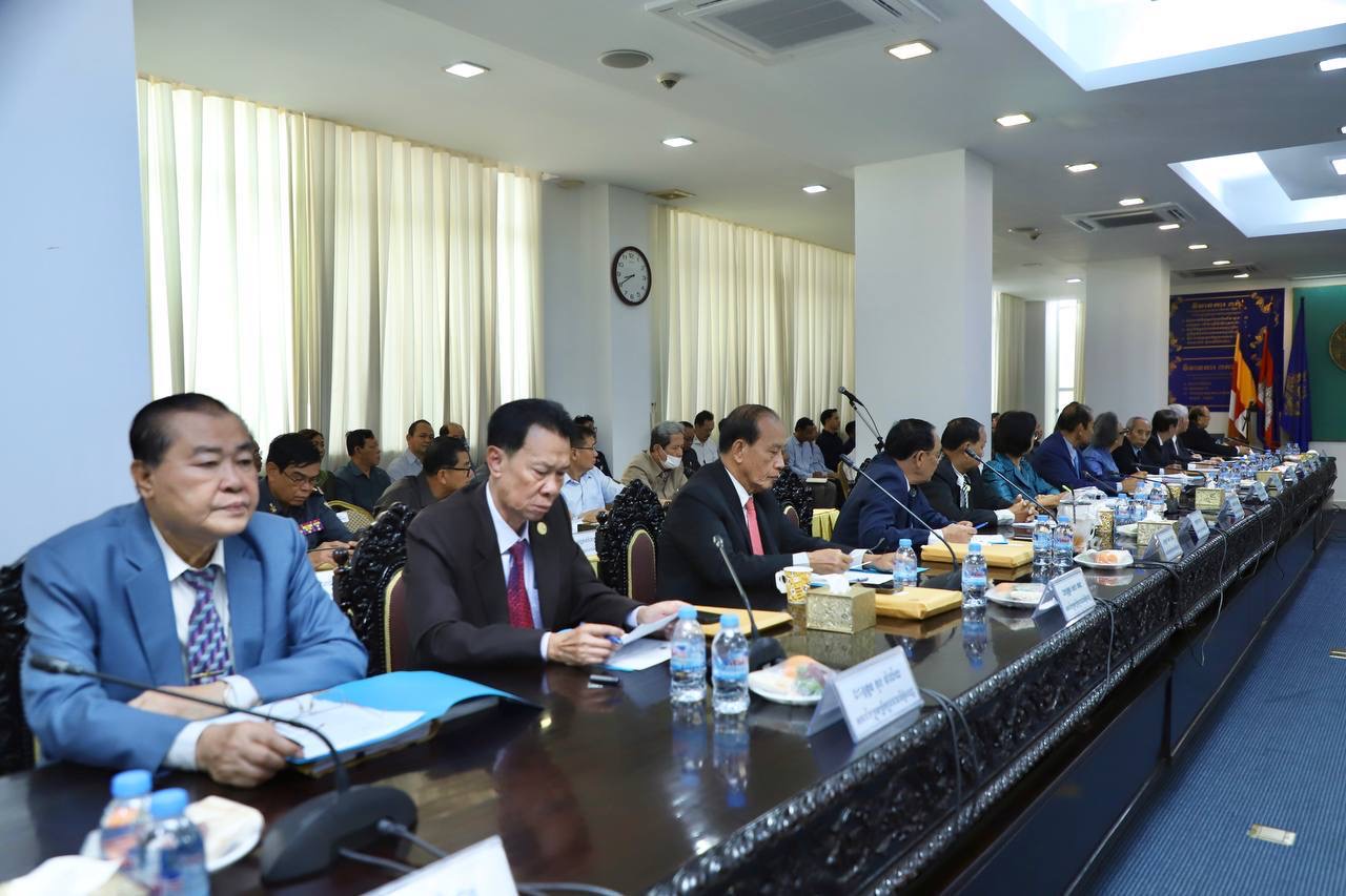 ការពិភាក្សាក្នុងកិច្ចប្រជុំ