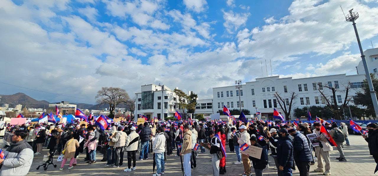 អ្នកចូលរួមបាតុកម្ម