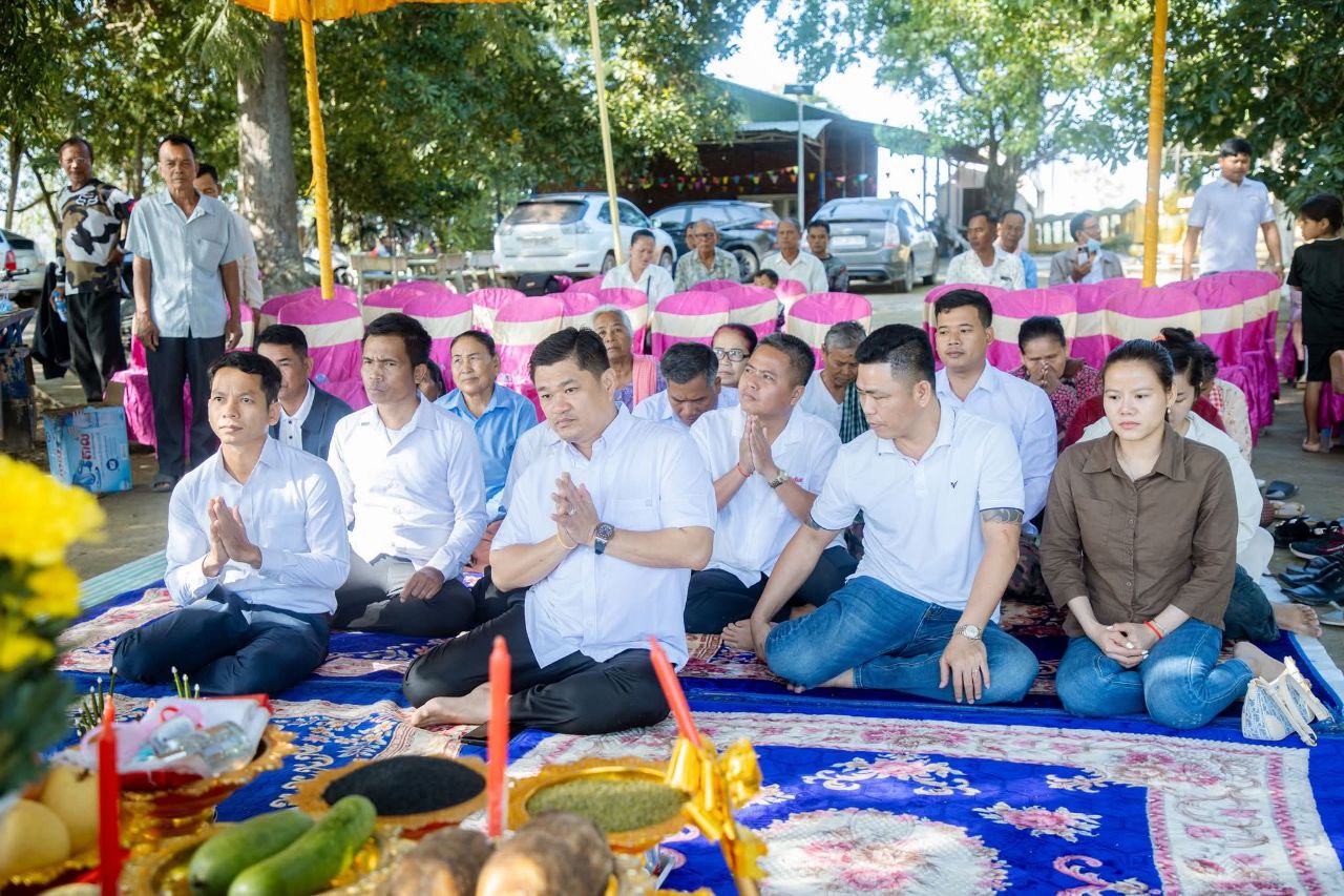 ពិធីក្រុងពាលីសាងសង់ក្លោងទ្វារ