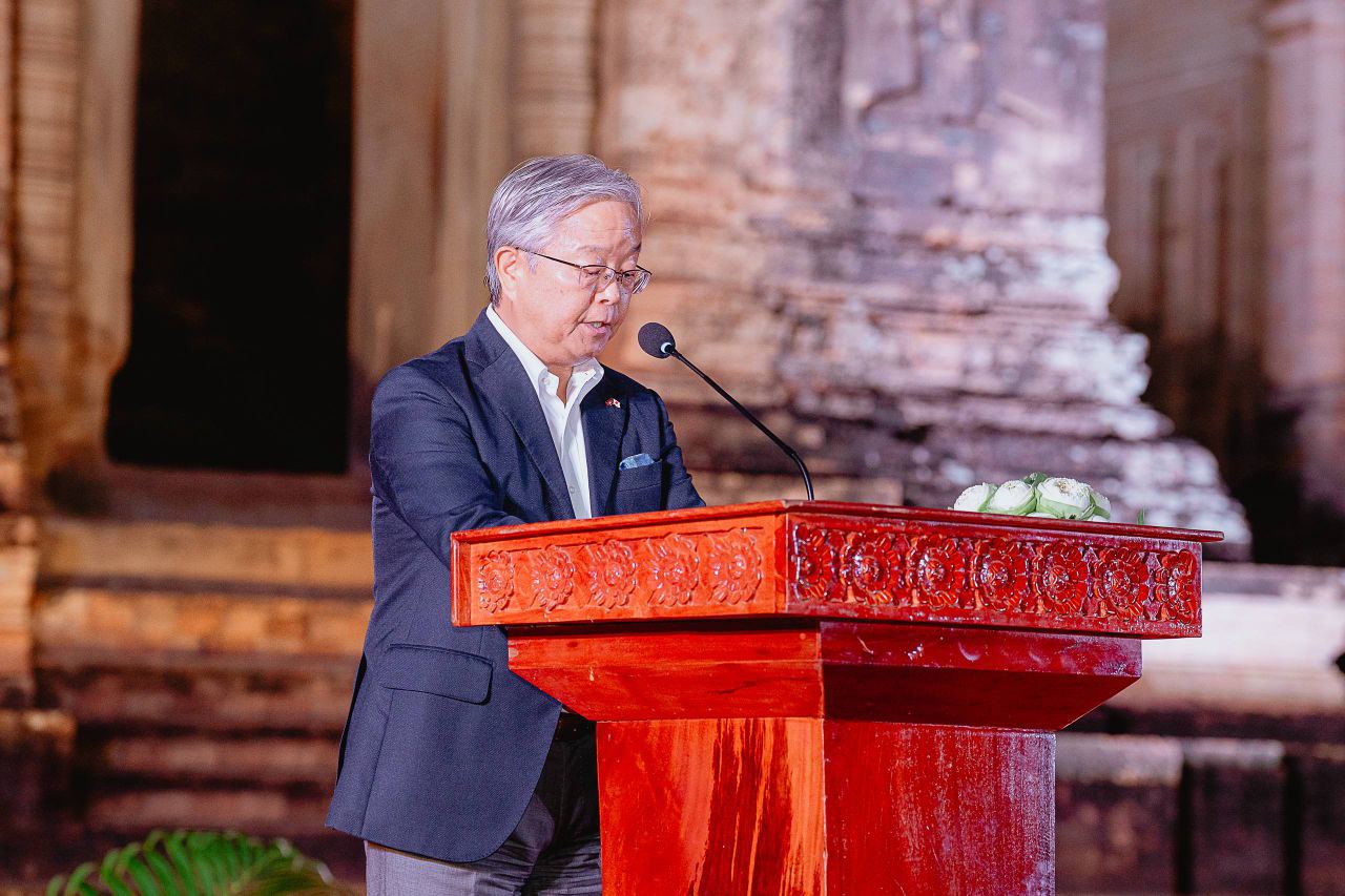 អ្នកចូលរួមប្រណាំង