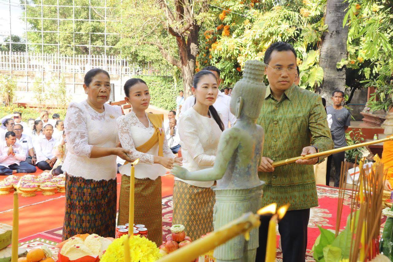 ព្រះប្រតិមាស្នេហាជាតិ