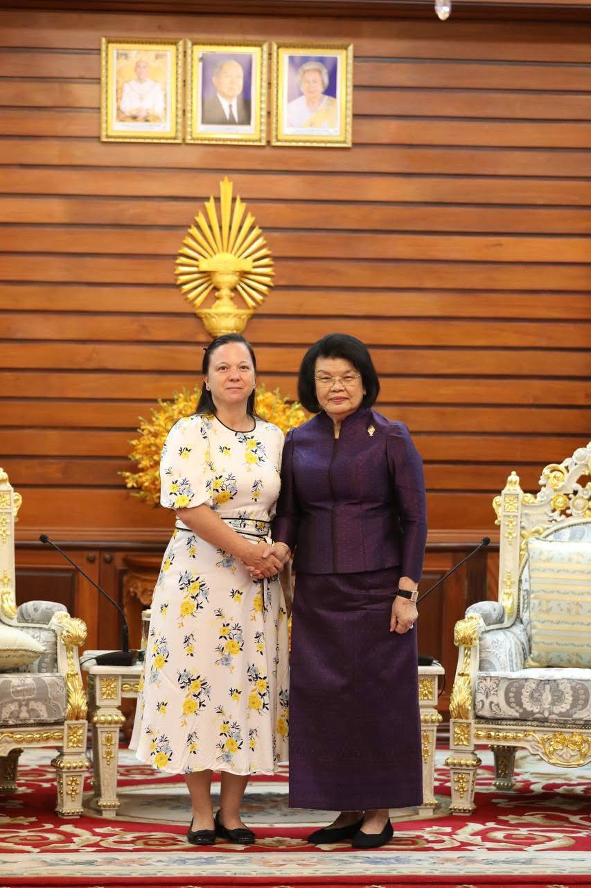 ជំនួបរវាងឯកអគ្គរដ្ឋទូតឆែកនិងប្រធានរដ្ឋសភា