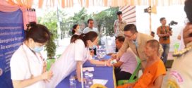 សុខភាពភ្ជាប់មិត្តភាព៖ សង្គមស៊ីវិលកម្ពុជា-ចិននាំការព្យាបាលបែបបុរាណចិនមកដល់ភូមិតានន