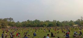 «សម្រែកហ៊ោកញ្ជ្រៀវកណ្តាលបឹងបង្កោង! មនុស្សរាប់ពាន់នាក់សម្រុកចុះចាប់ត្រី តាមបែបបុរាណនាព្រឹកនេះ»