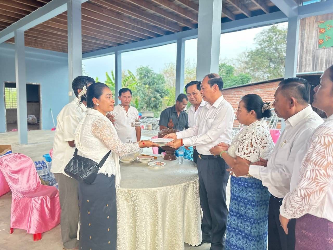 ការចូលរួមបុណ្យ១០០ថ្ងៃ