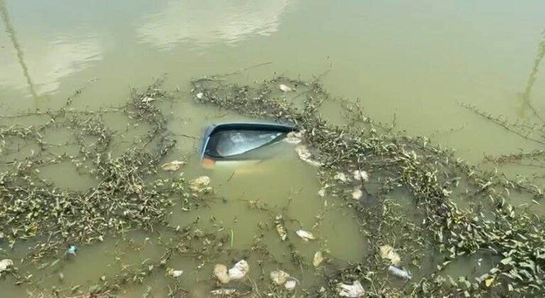 រថយន្តលិចទឹក