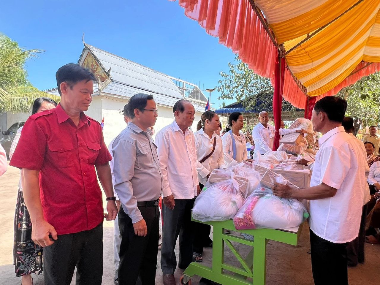 ការចែកអំណោយ