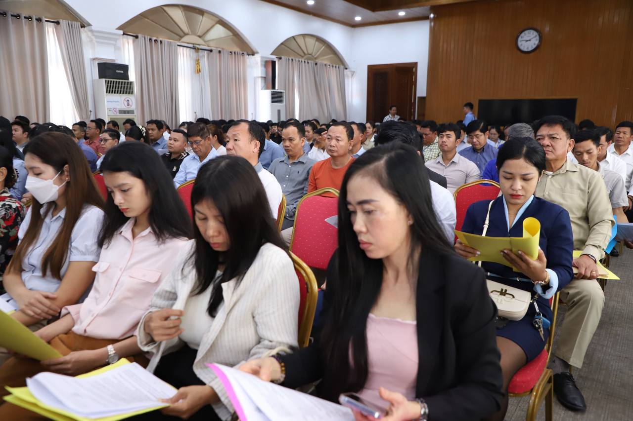 អ្នកចូលរួមក្នុងពិធីផ្សព្វផ្សាយអនុក្រឹត្យ០៣