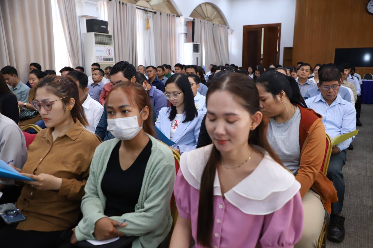 ការពន្យល់ពីបទប្បញ្ញត្តិថ្មីដល់ម្ចាស់ទីតាំង