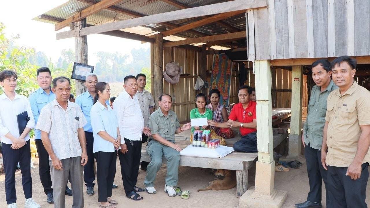 ការចុះសួរសុខទុក្ខអាចារ្យឈឺធ្ងន់