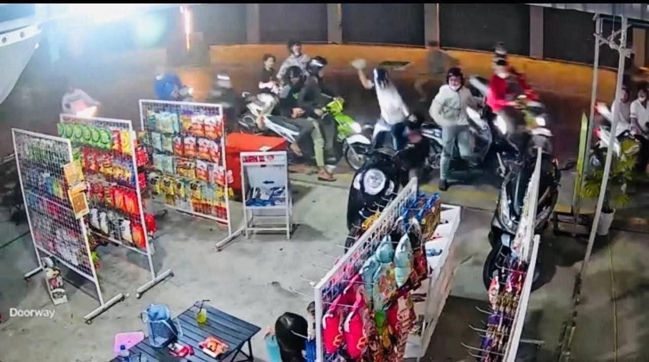 ការឃាត់ខ្លួនយុវជន