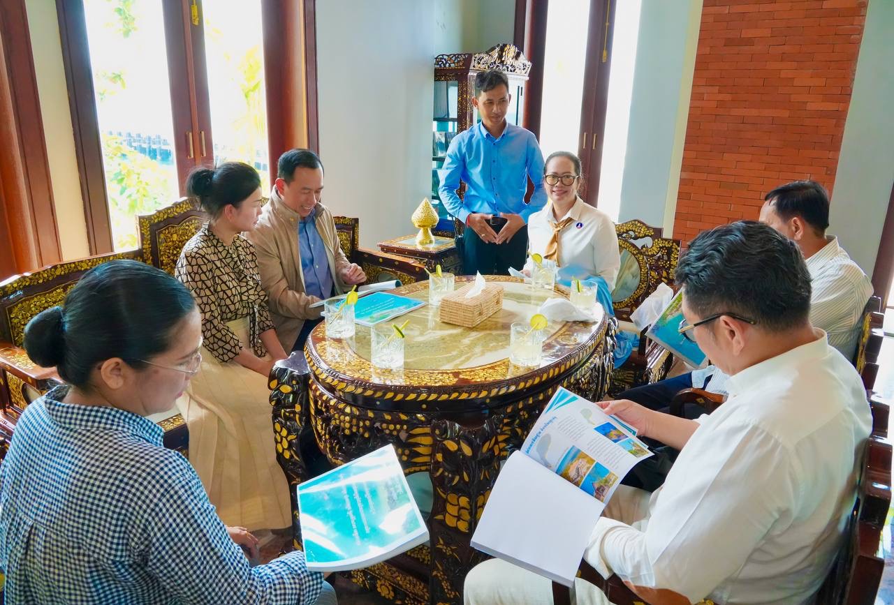 អាងហែលទឹក