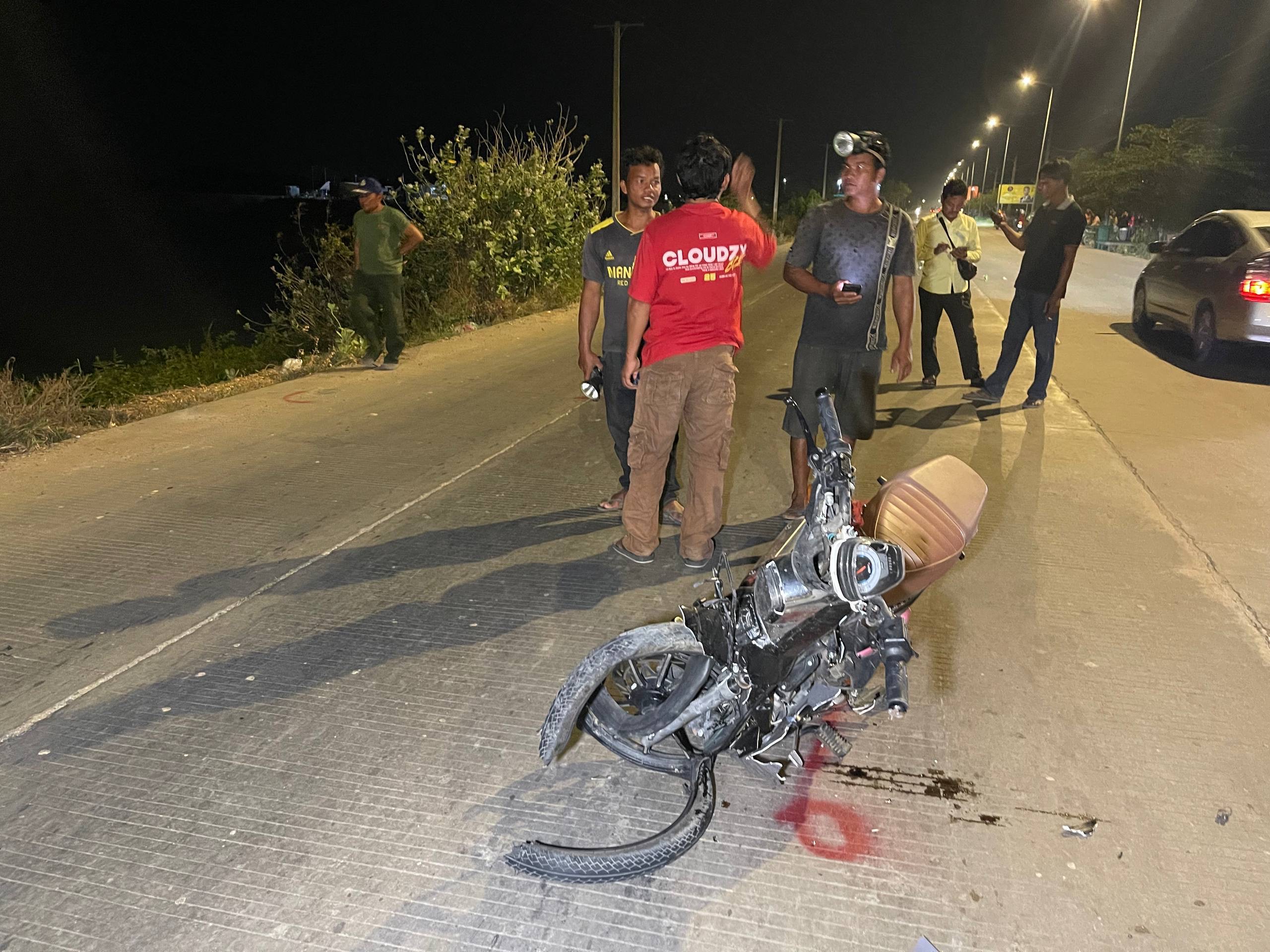 ម៉ូតូរងគ្រោះ