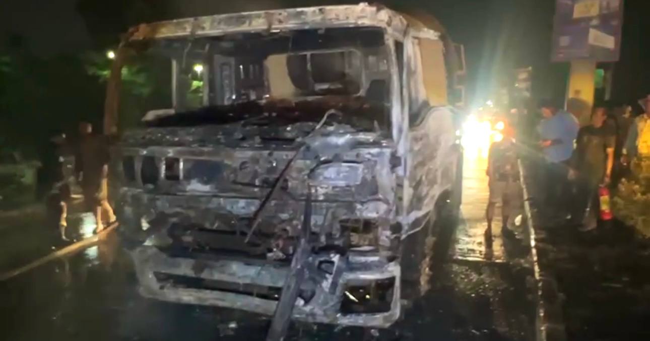 រថយន្តក្រឡុកស៊ីម៉ង់ត៍ក្រោយពីឆេះ