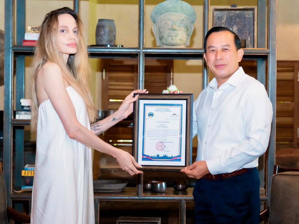 ខ្សែភាពយន្តរបស់ Angelina Jolie អំពីកម្ពុជា