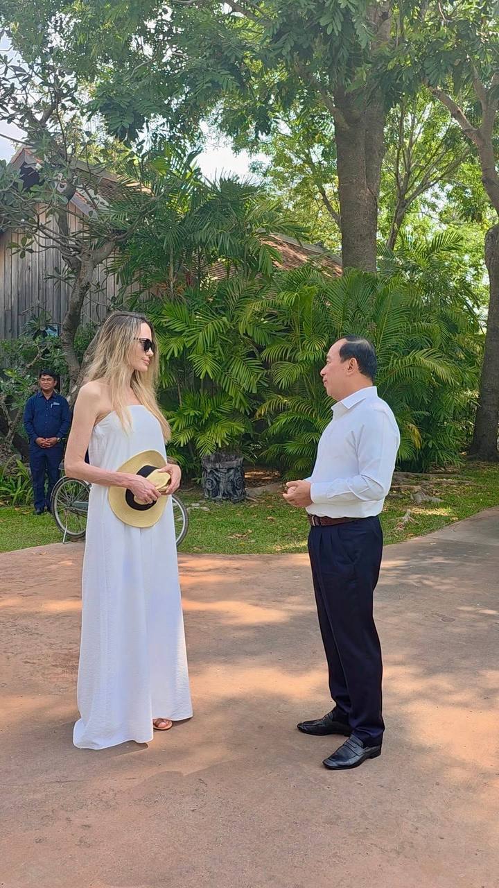 Angelina Jolie និងការងារមនុស្សធម៌នៅកម្ពុជា