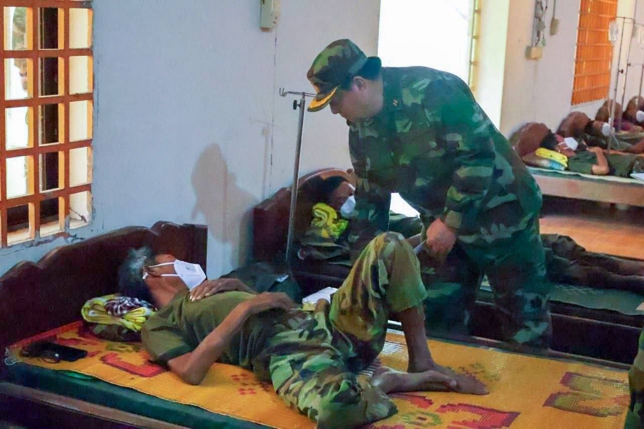 យោធិនតាមព្រំដែន