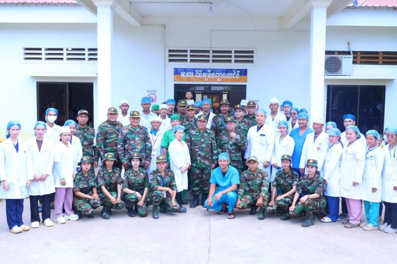 អគ្គមេបញ្ជាការរងចុះសួរសុខទុក្ខយោធិន