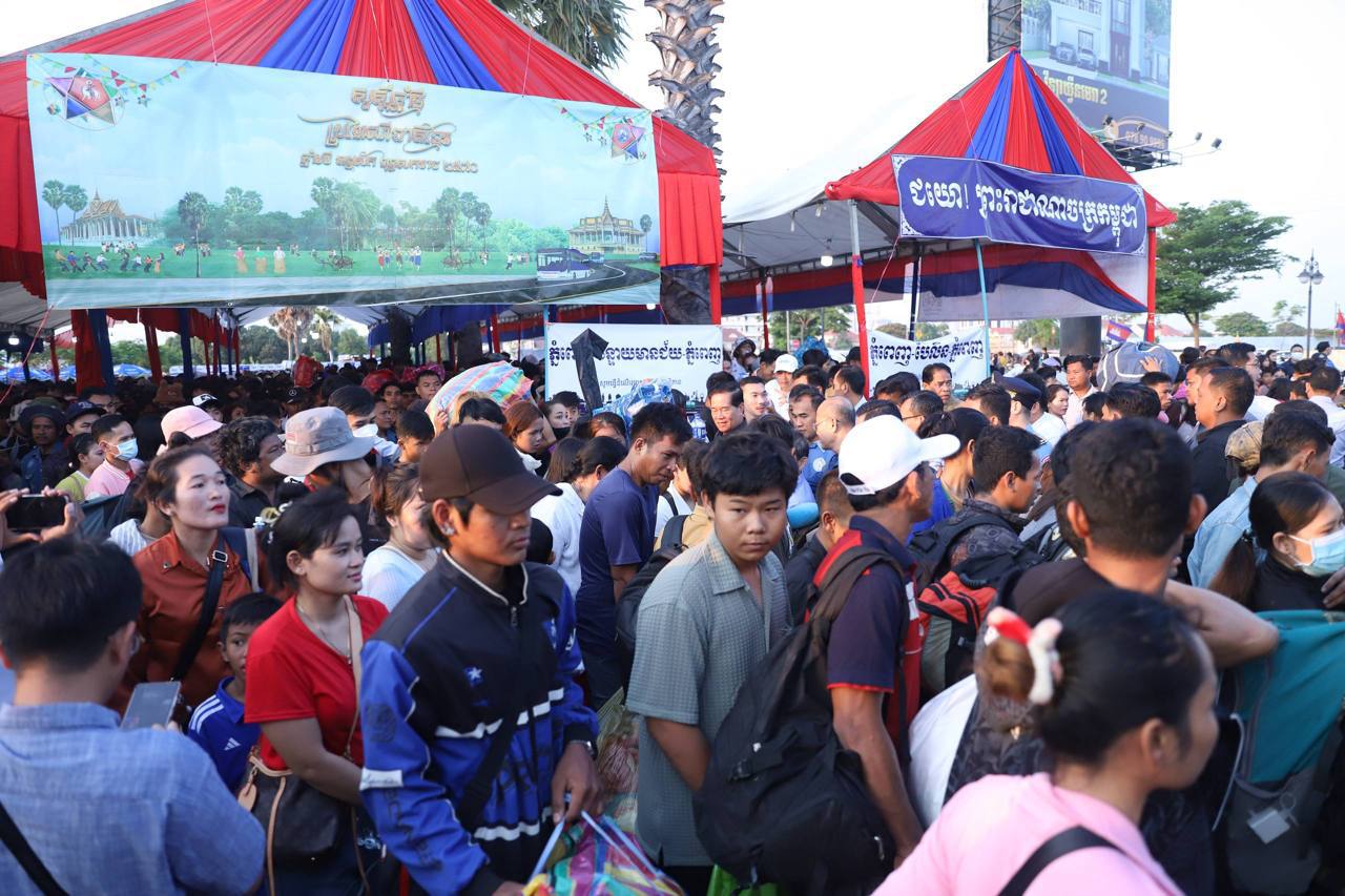 រថយន្តក្រុងសាធារណៈបម្រើសេវាប្រជាពលរដ្ឋ