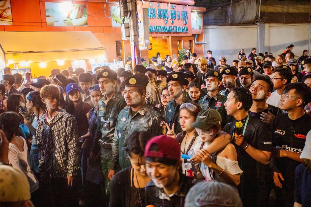 យុវជនកម្ពុជានៅពិធីនគរសង្ក្រាន្ត