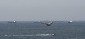 ច្រកសមុទ្រ Hormuz ត្រូវបានបិទ ខណៈដែលនៅតែមានចន្លោះប្រហោងលើការចរចាសន្តិភាពអ៊ីរ៉ង់