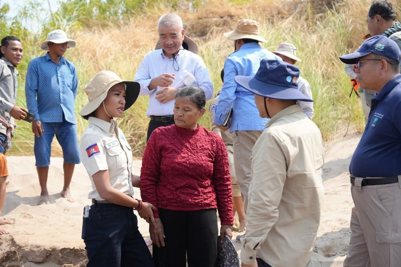 ថ្លែងអំណរគុណដល់សហគមន៍