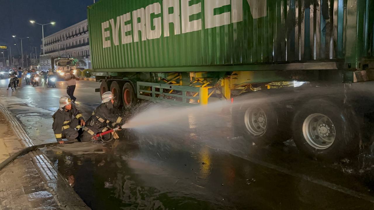 ភ្លើងឆេះរថយន្តកុងតឺន័រ