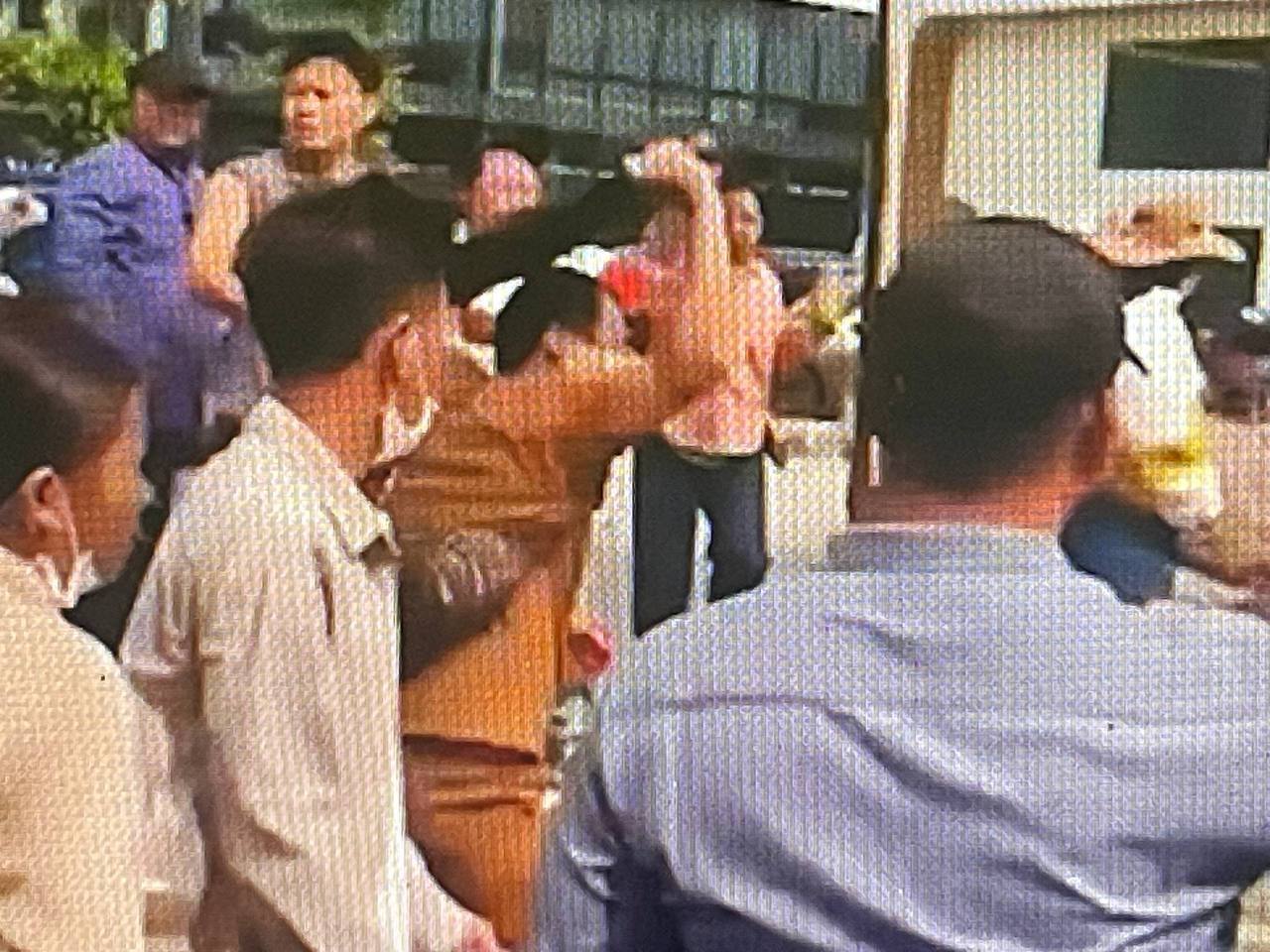 អ្នកតវ៉ា