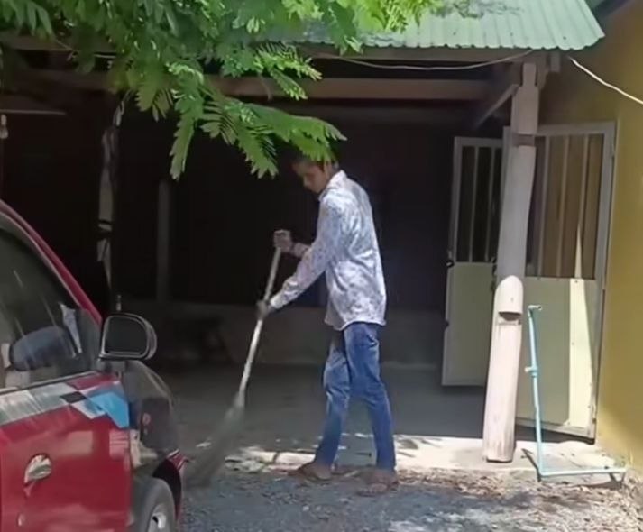 ករណីបង្ហោះម៉ូតូ