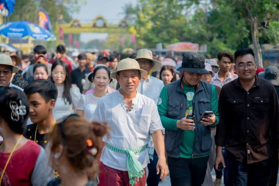 កម្មវិធីសប្បាយនៅតាកែវ