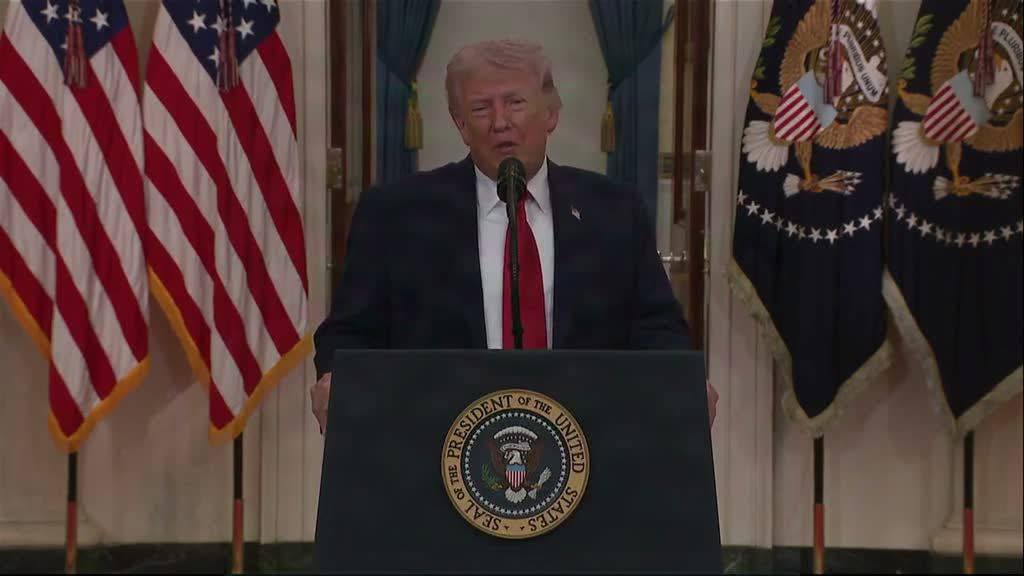 លោក Trump ប្រាប់ប្រទេសដែលខ្វះខាតប្រេងឥន្ធនៈ៖ ទិញប្រេងអាមេរិក ឬដាំឆ្អឹងខ្នង ហើយយកវាចេញពីច្រកសមុទ្រ