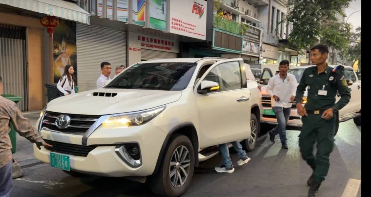 រថយន្ត Toyota Fortuner ដែលត្រូវលួច