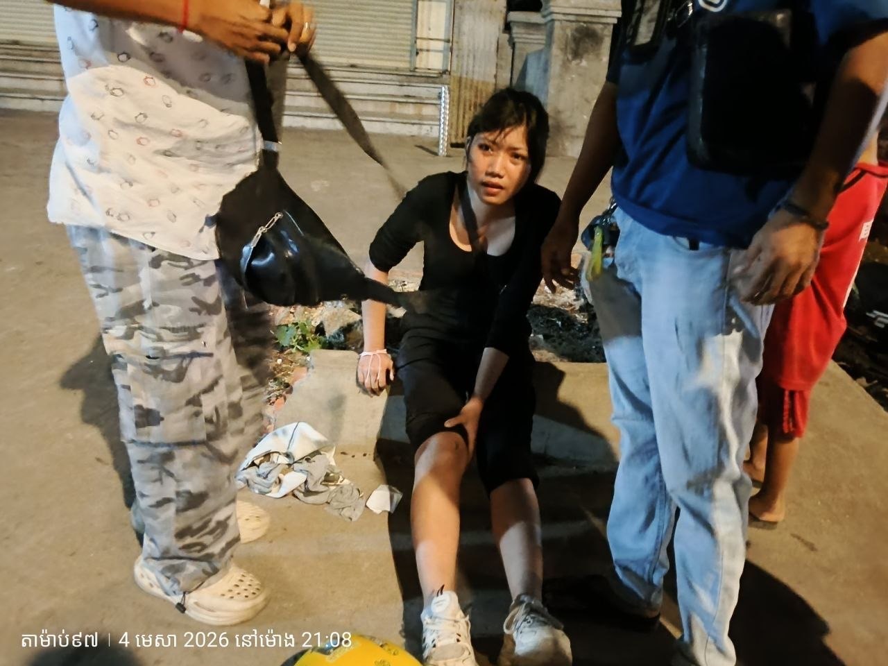 ម៉ូតូខ្ទាតចូលហាង