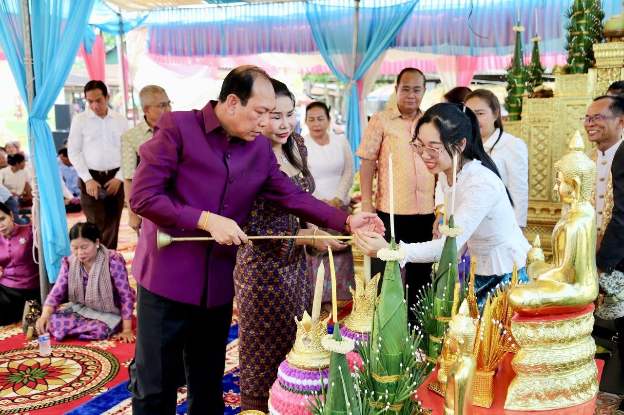 ប្រជាពលរដ្ឋចូលរួម