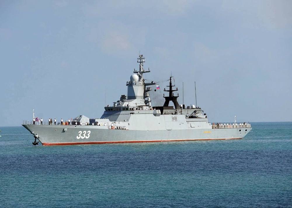 នាវាយុទ្ធភណ្ឌរុស្ស៊ីនៅកំពង់ផែព្រះសីហនុ