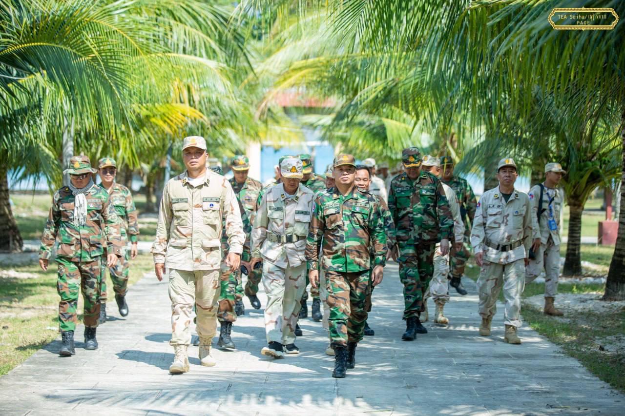 នាយឧត្តមសេនីយ៍ ទៀ សីហា ជួបយោធិន