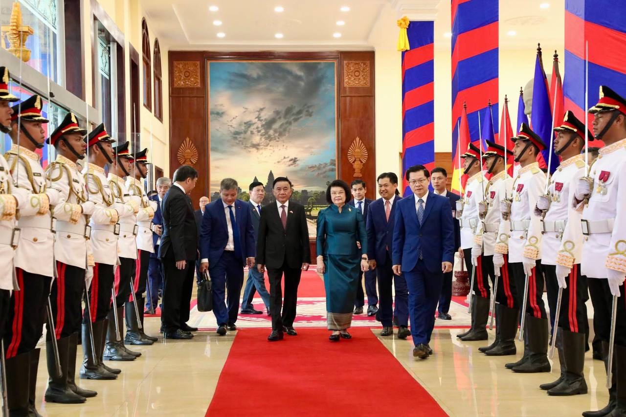 កម្ពុជា-វៀតណាម ប្តេជ្ញាពង្រឹងកិច្ចសហប្រតិបត្តិការឱ្យកាន់តែស៊ីជម្រៅ និងរិះរកយន្តការជាក់ស្តែងថ្មីៗ ដើម្បីផលប្រយោជន៍ជាអតិបរមាជូនប្រជាជននៃប្រទេសទាំងពីរ