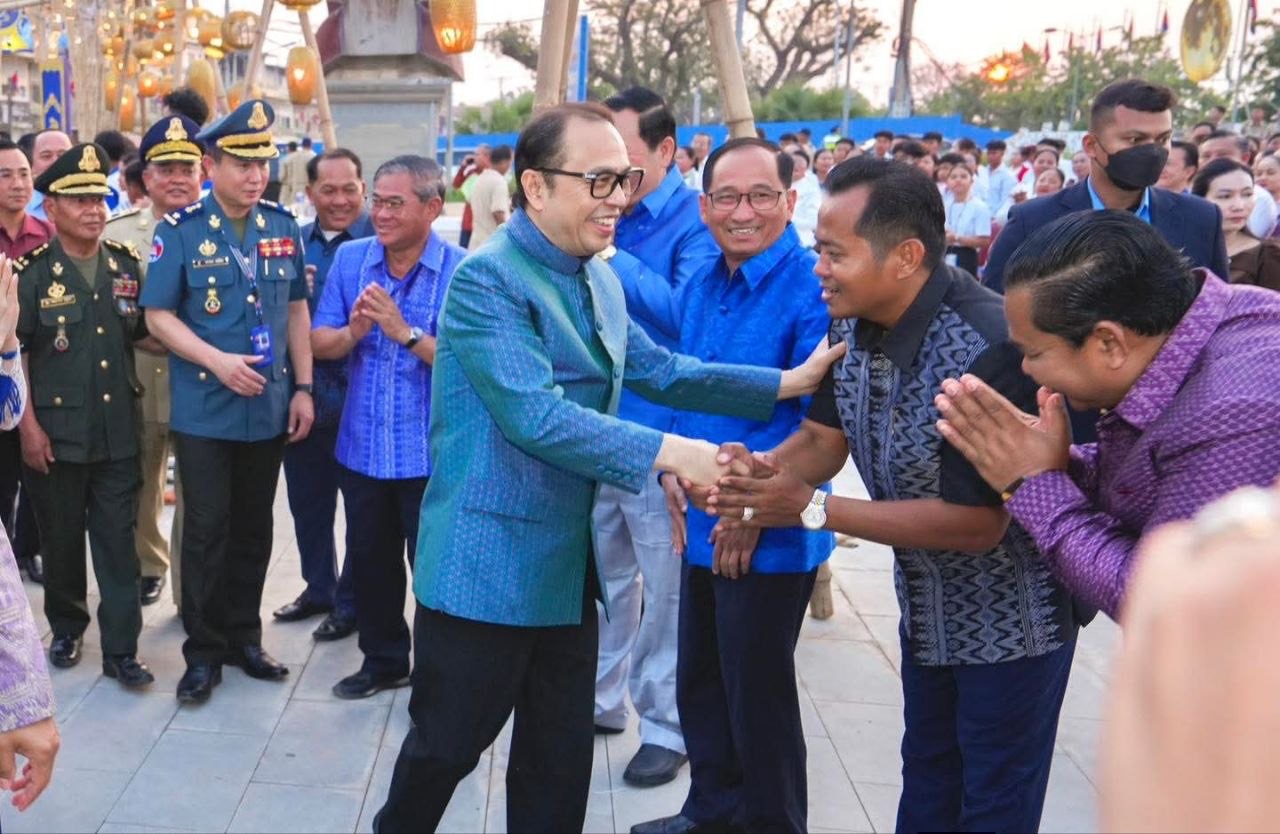 ការចូលរួមពីមន្ត្រី